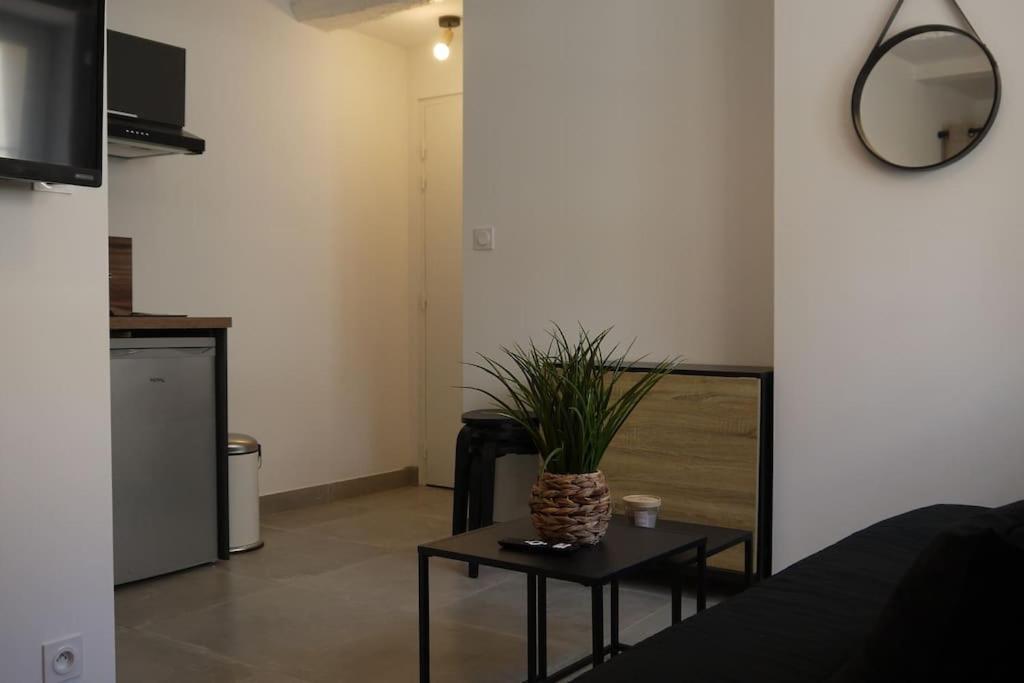 Ferienwohnung Petit Cocon Douillet Climatise Pour 2 Pers La Crau Exterior foto